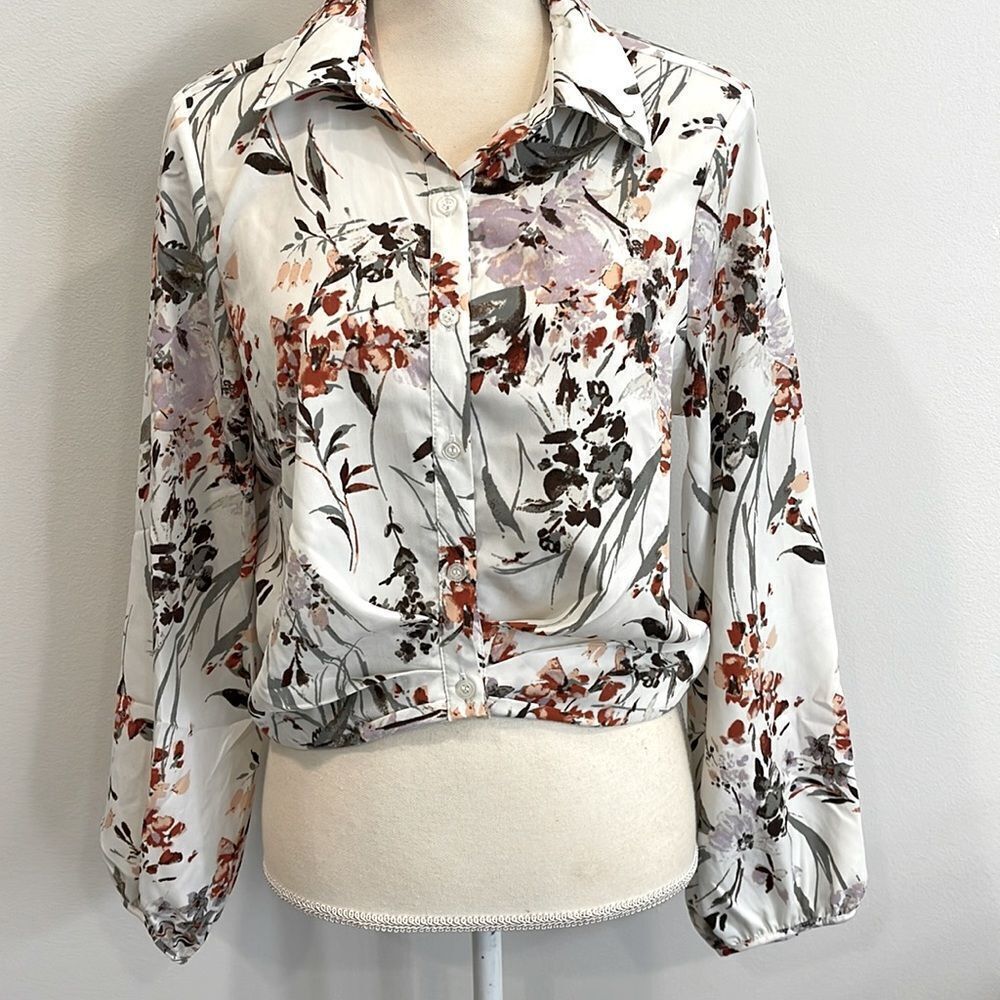 DREW cream floral Long Sleev top Size Small